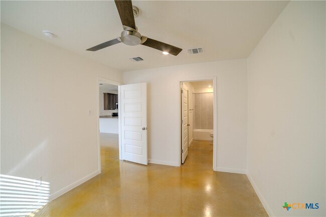 Photo - 907 Switchgrass Dr