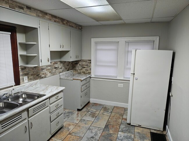 Photo - 524 Crestmore Ave