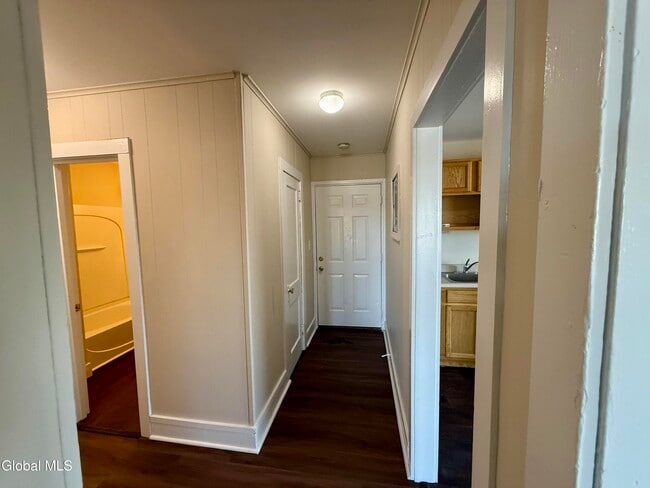 Photo - 751 Hudson Ave Unit 2