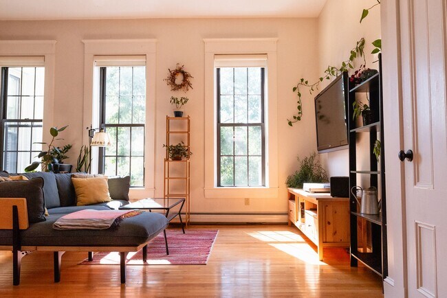 Photo - Beautiful 1 Bedroom In One Of Portlands Most Historic Buildings