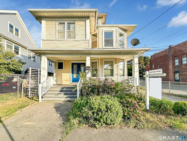 Building Photo - 277 Maplewood Ave