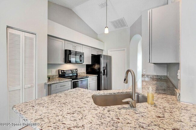 Photo - 114 Fontaine St