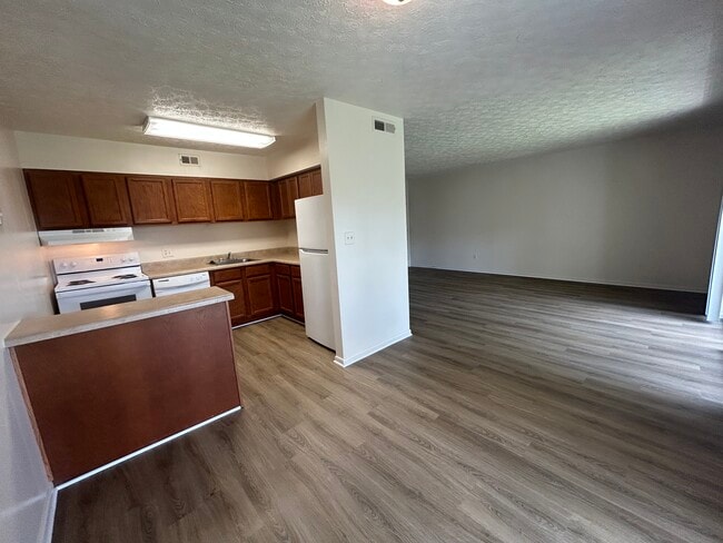 3 Bedroom - Kitchen - Huntingwood Apartments