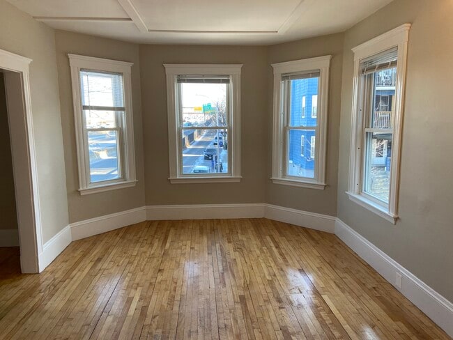 Building Photo - 14 Maine Ave Unit 2