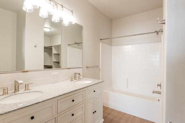 Photo - 121a NW 3rd St