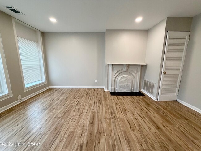 Photo - 2221 W Madison St