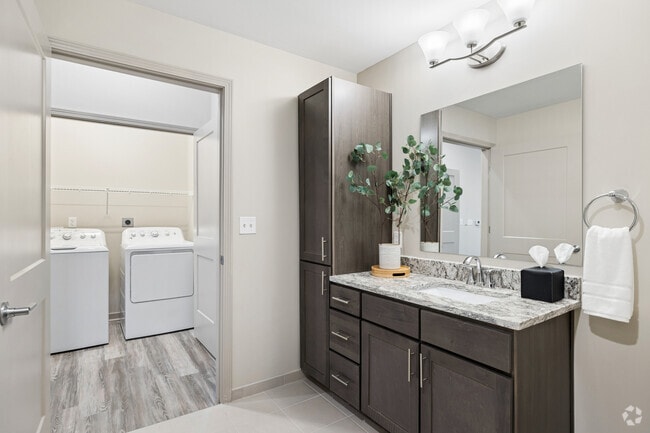 Oakwood - 2BR, 2BA - 1,110SF - Second Bathroom