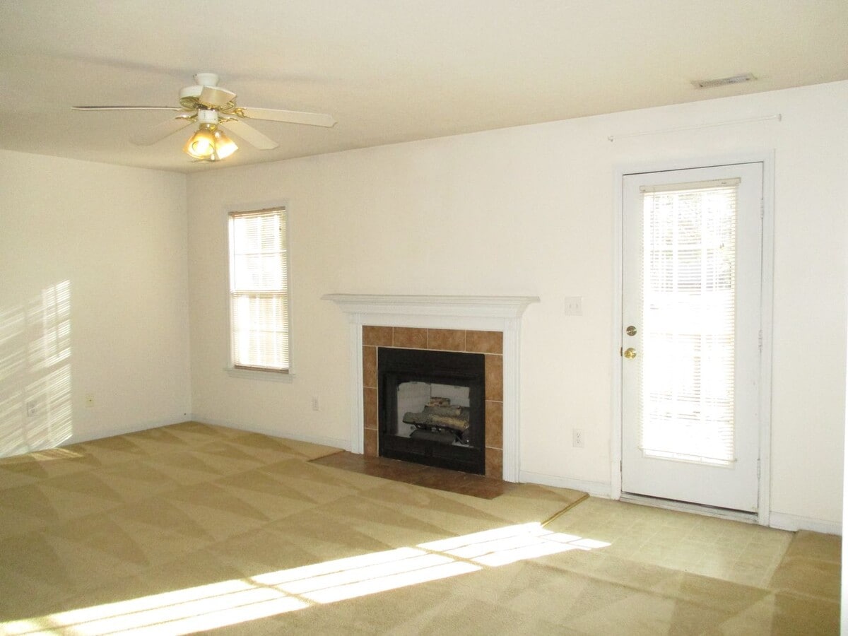 Photo - Beautiful four bedroom two bath home located off Piney Green and just minutes to Camp Lejeune.