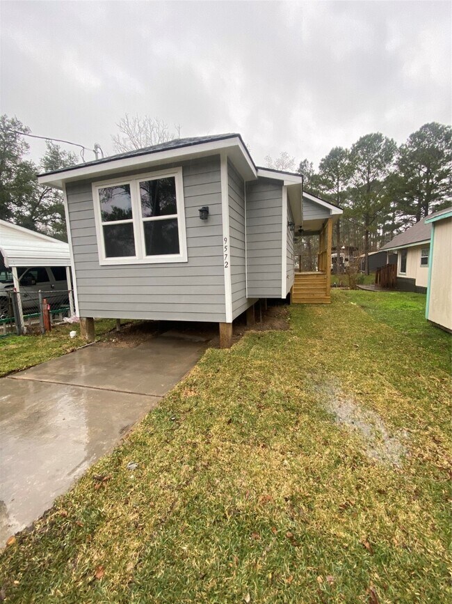 Photo - 9572 Darkwood St