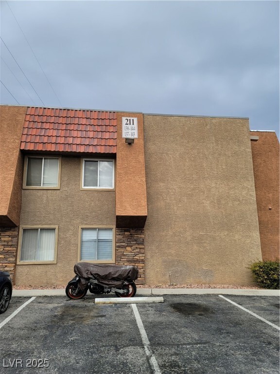 Photo - 5121 River Glen Dr Unit 143