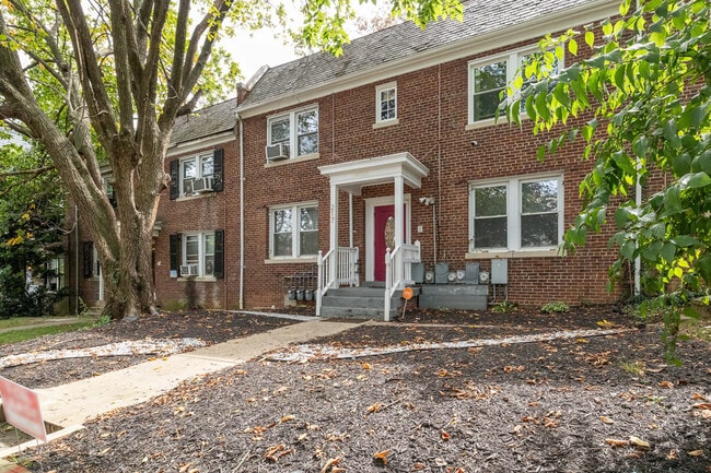 Building Photo - 217 Adams St NE Unit #2 Rental