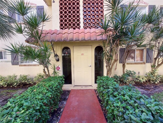 Photo - 257 S Cypress Rd Condo Unit 423