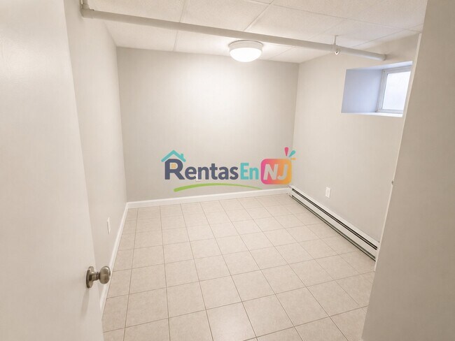 Photo - 279 Goldsmith Ave Unit CC