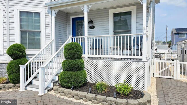 24 Dorothy Dr