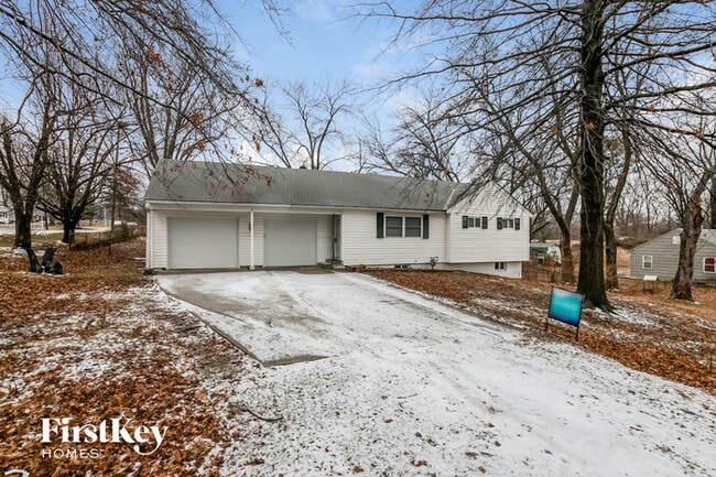 Photo - 2 NE Ferrell Ln