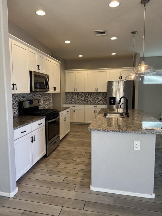 Photo - Madera Highlands Community.