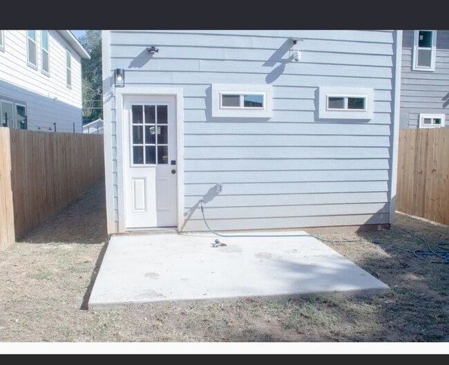 Photo - 2207 Anderson St