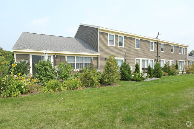 Photo - Fort Pike Commons