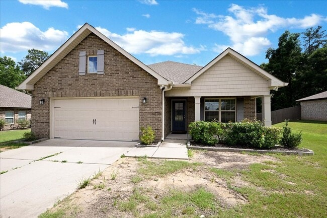 Building Photo - 3 Bedroom, 2 Bath home.