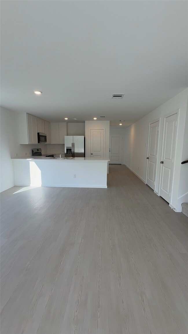 Photo - 331 Parkin Ct