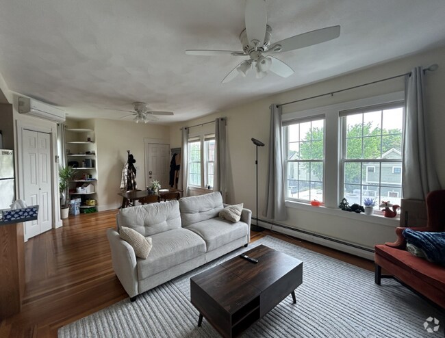 Building Photo - 340 Putnam Ave Unit 3 Rental
