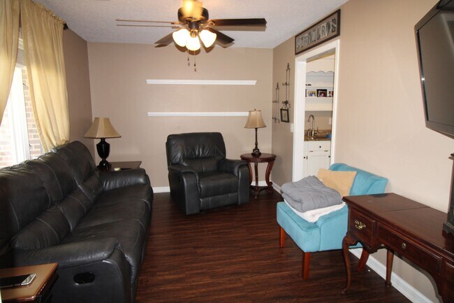 Photo - Brewington Estates - 3 bedroom / 2 bath - ...