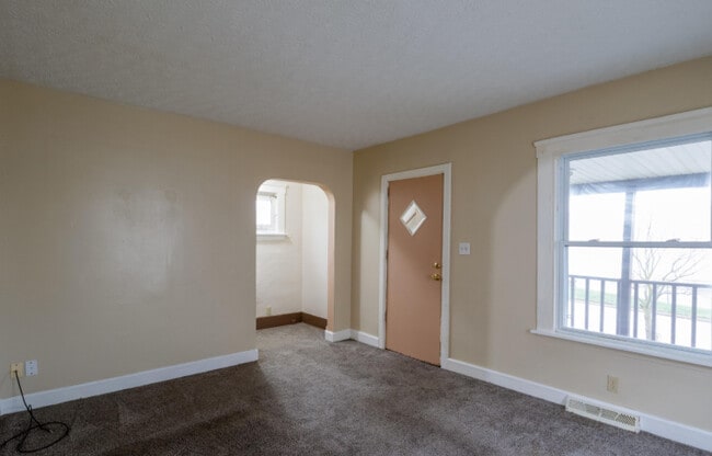 Photo - 975 W Wilbeth Rd