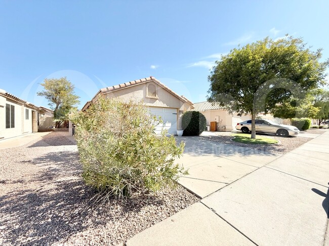 Photo - 1150 W Lark Dr House