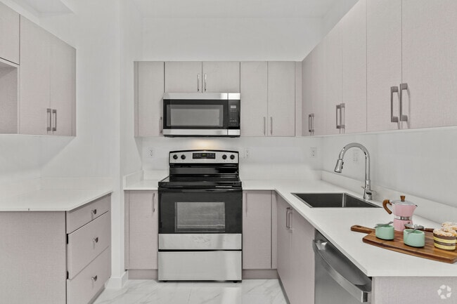 2BR, 2BA - 905SF - Kitchen
