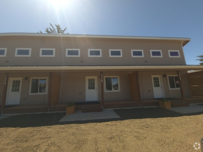 Building Photo - 751 Point Brown Ave SW Rental