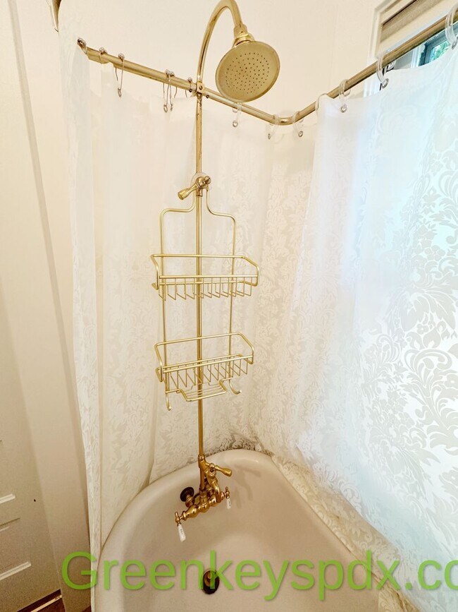 Photo - Gorgeous 2 Bedroom Craftsman in SE Portland!