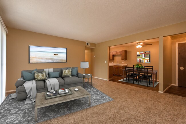 Photo - Spring Hill Plaza Apartments