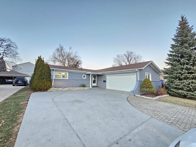 Building Photo - 770 Cordial Dr