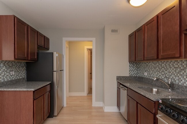 Photo - 450 W Wellington Ave Unidad E13