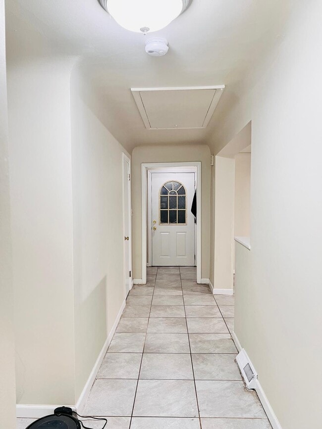 Photo - 25323 Orchard Lake Rd