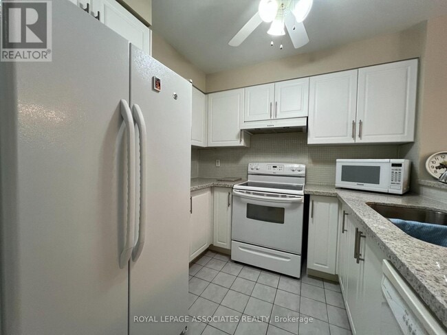 Photo - 2177 Burnhamthorpe Rd W Unit 402