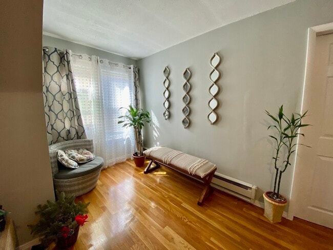 3140 Washington St Unit 4