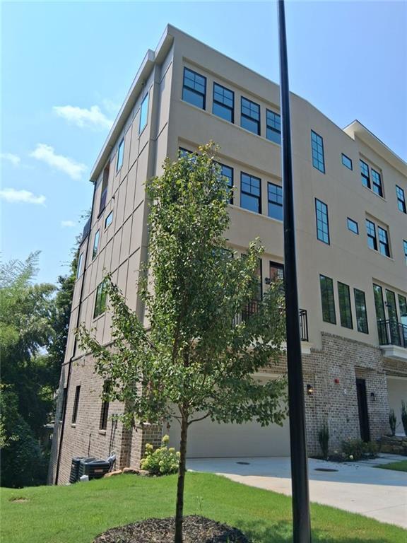 Photo - 3525 Kingsboro Rd NE