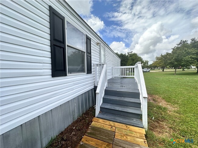 208 Picasso Dr
