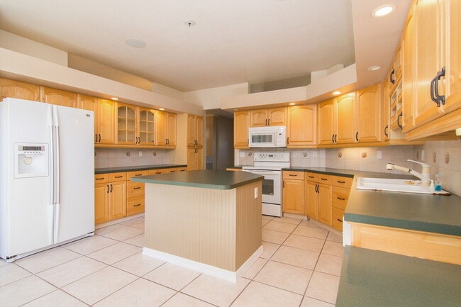 Photo - 144 Palm View Dr