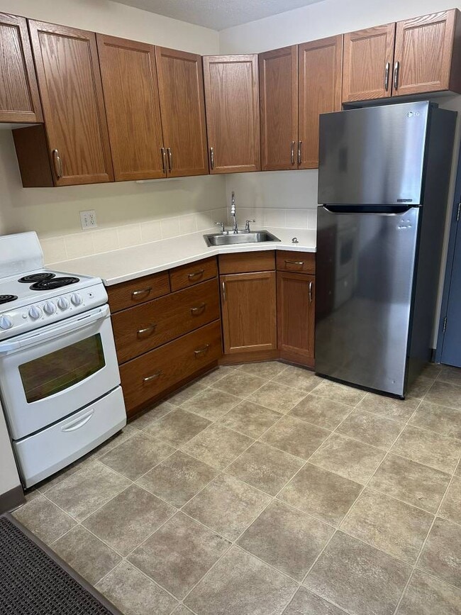 Photo - 13516-102 102 St NW Unit 205