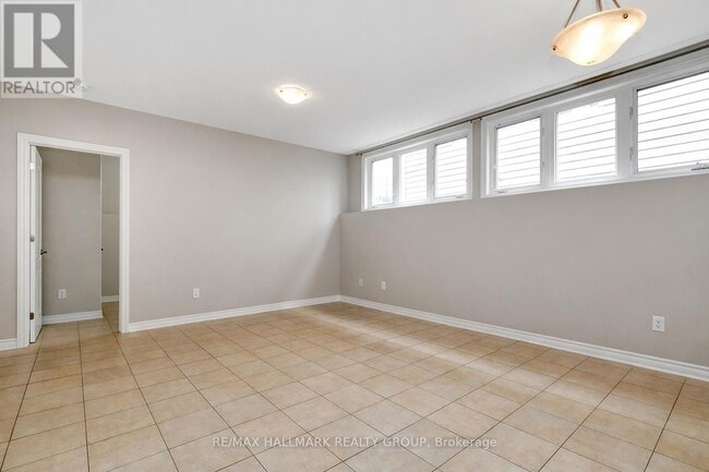 Photo - 1170a S Russell Rd