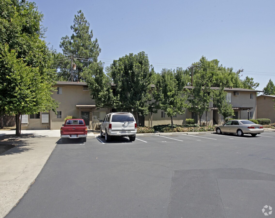 Coloma Gardens - Coloma Gardens Apartments