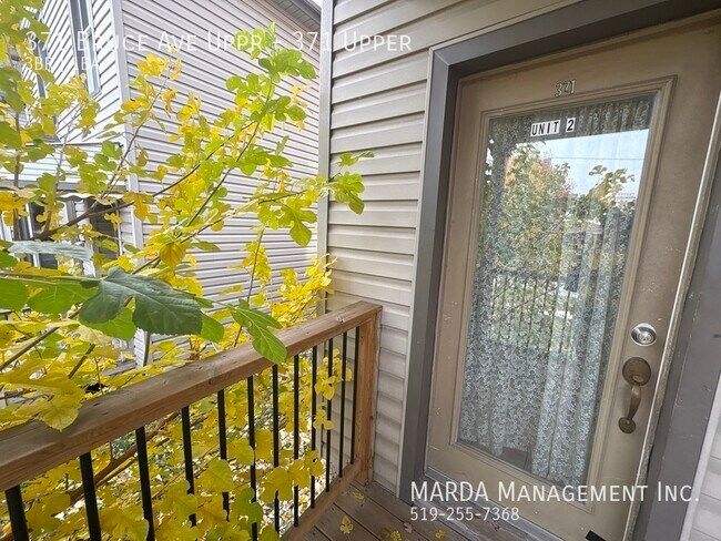 Photo - SPACIOUS AND NEWLY UPDATED 3BEDROOM/1BATH ... Unit 371 Upper