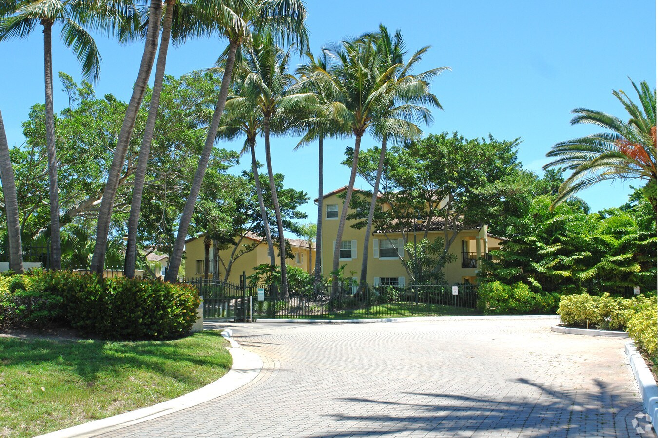 Photo - Bay Reach Condominiums