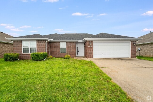 Building Photo - Charming 3-Bedroom, 2-Bathroom Home for Re...