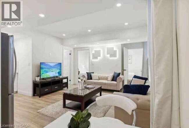 Photo - 1156 Swan St