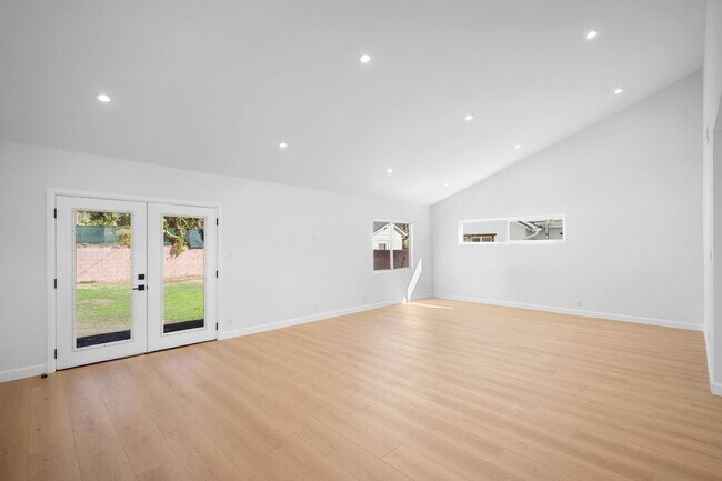 Photo - 10657 Knapp St