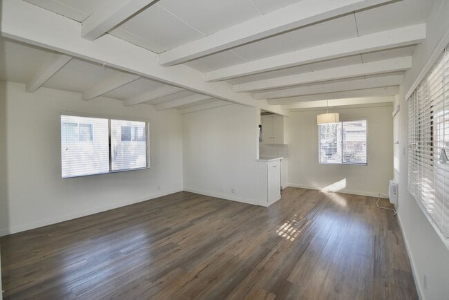 Photo - 6125 Whitsett Ave Unidad 07