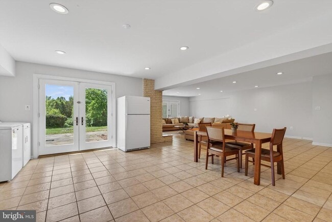 Photo - 740 Kentland Dr